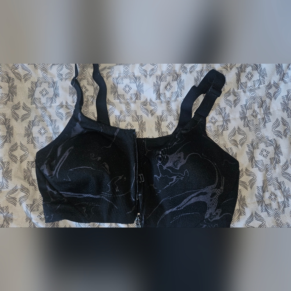 All in Motion Black Marble Bra NWOT